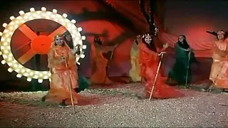 ચોર પાછળના રૂમમાં રક્ષકના ટોટીને સવારી કરે છે. બીપી એચડી વીડીયો